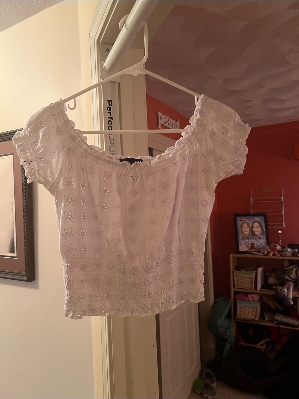 Arizona Love White Floral Eyelet Off-Shoulder Crop Top